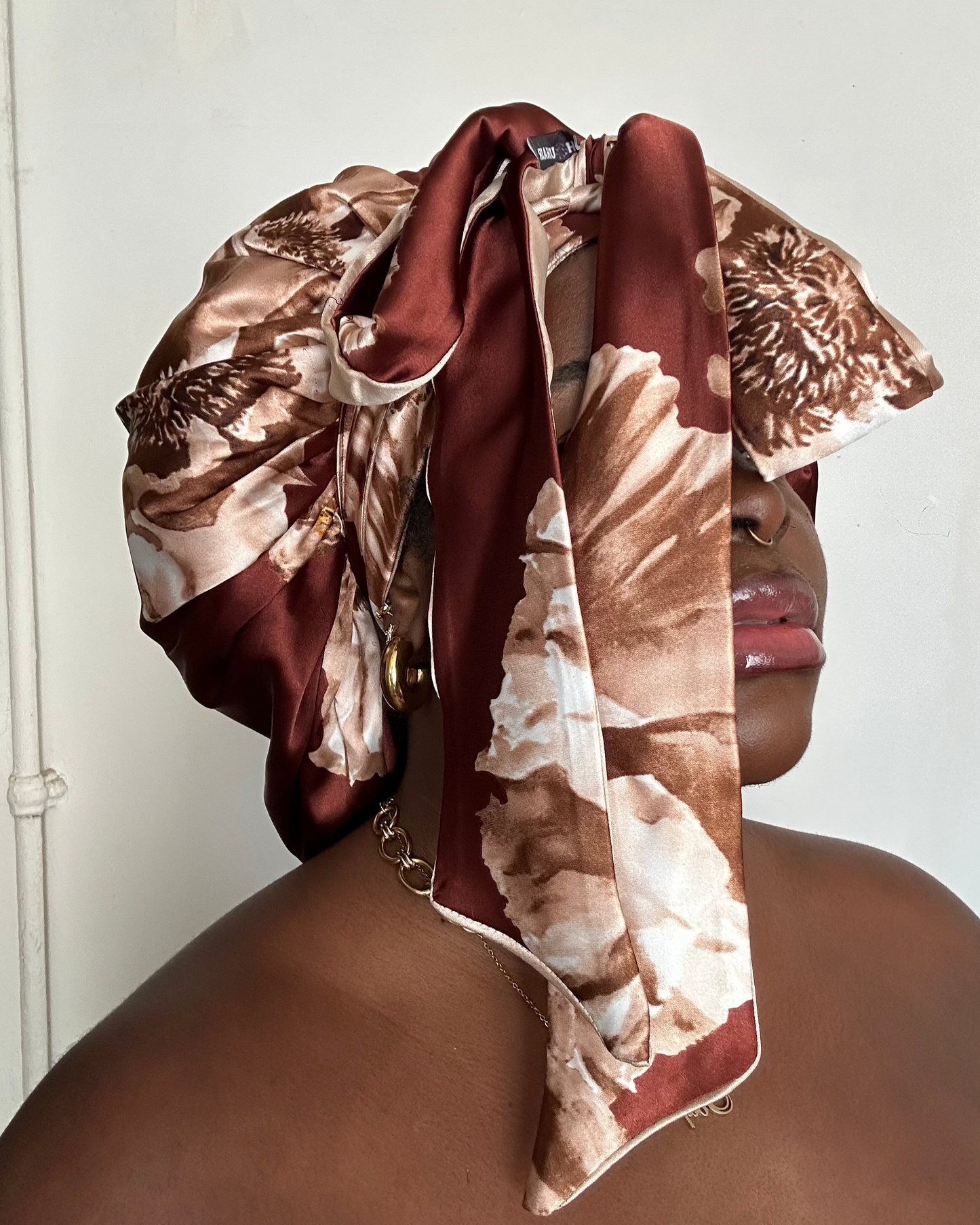 Bonnet en satin Brown sugar