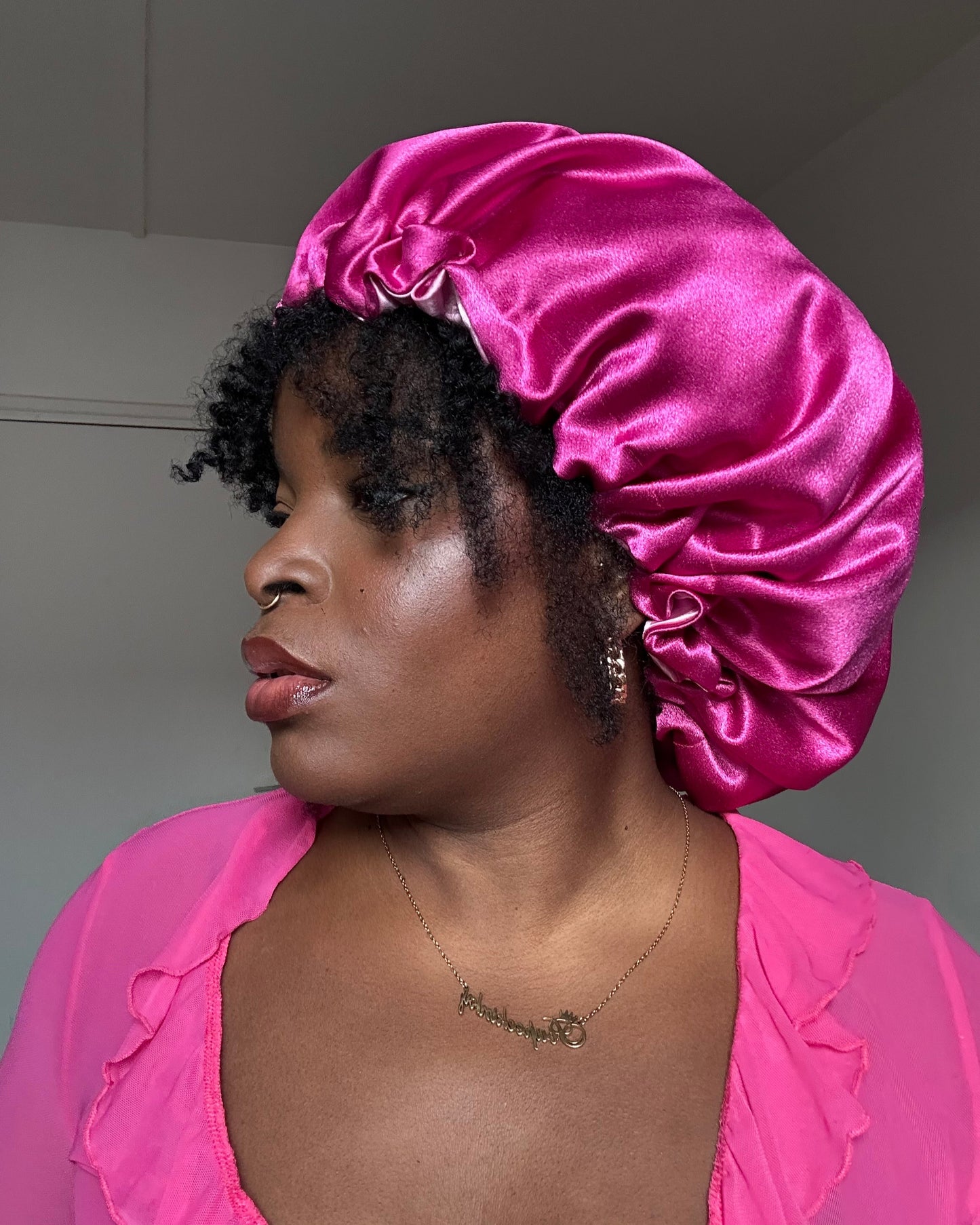 Bonnet en satin Just Girl